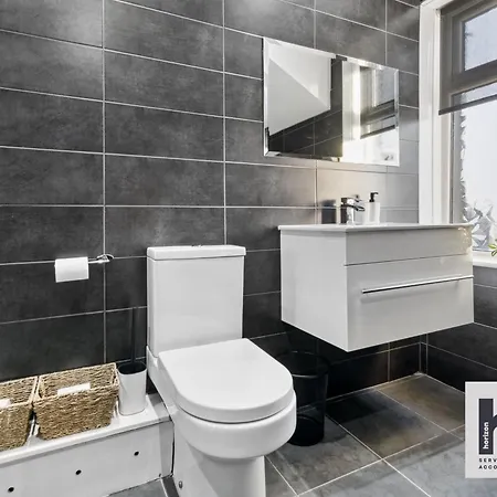 Free Parking - Dog Friendly - Relocating - St Appartamento