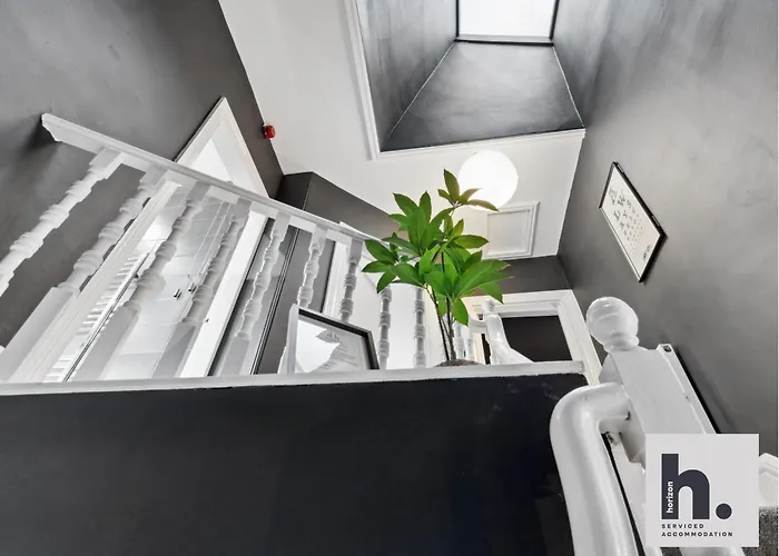 Free Parking - Dog Friendly - Relocating - St הרוגייט