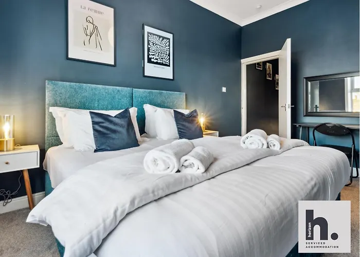 Free Parking - Dog Friendly - Relocating - St